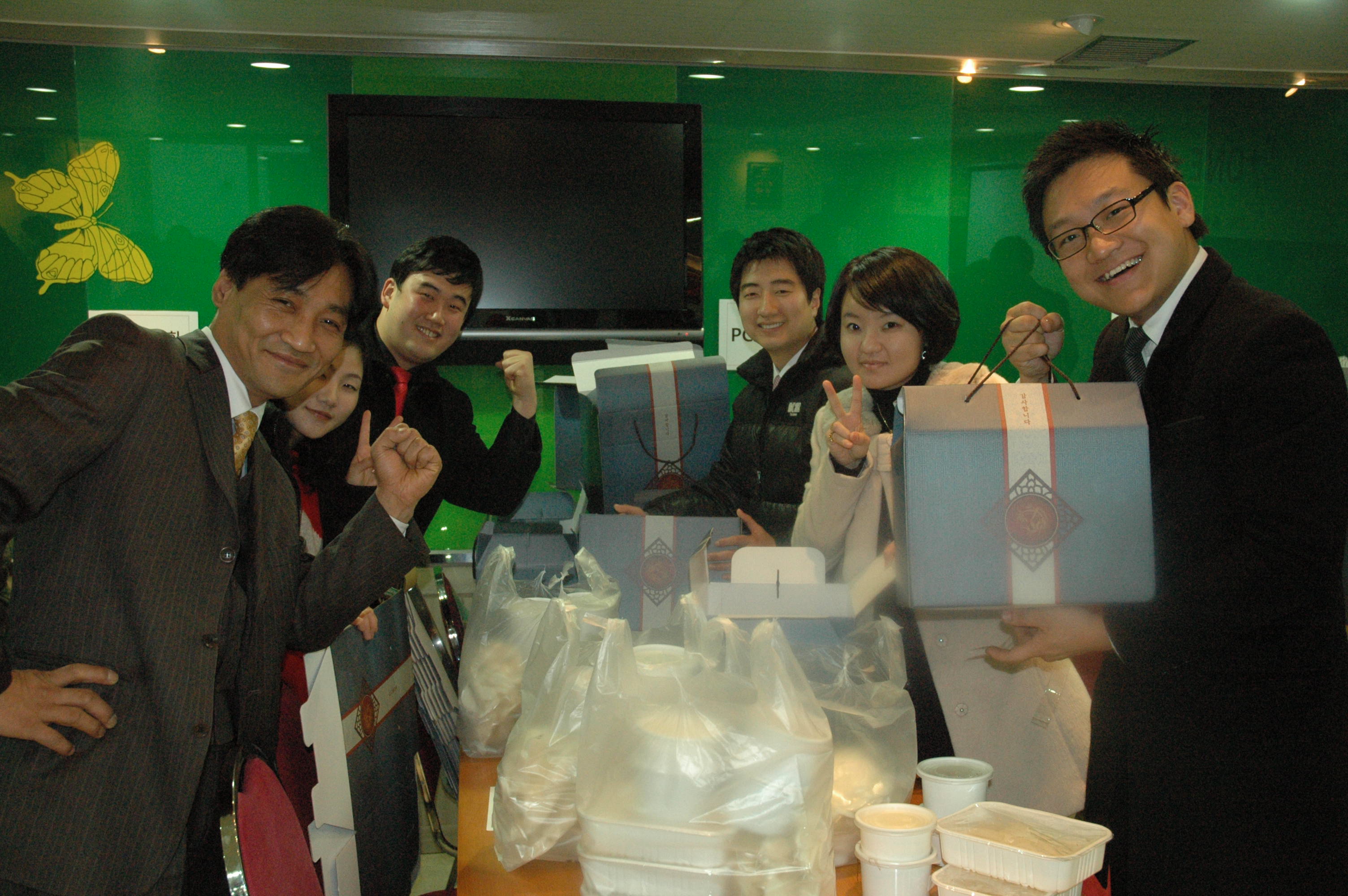 +one 하나 더 나누기 참여자와 함께하는사랑의 떡국나눔