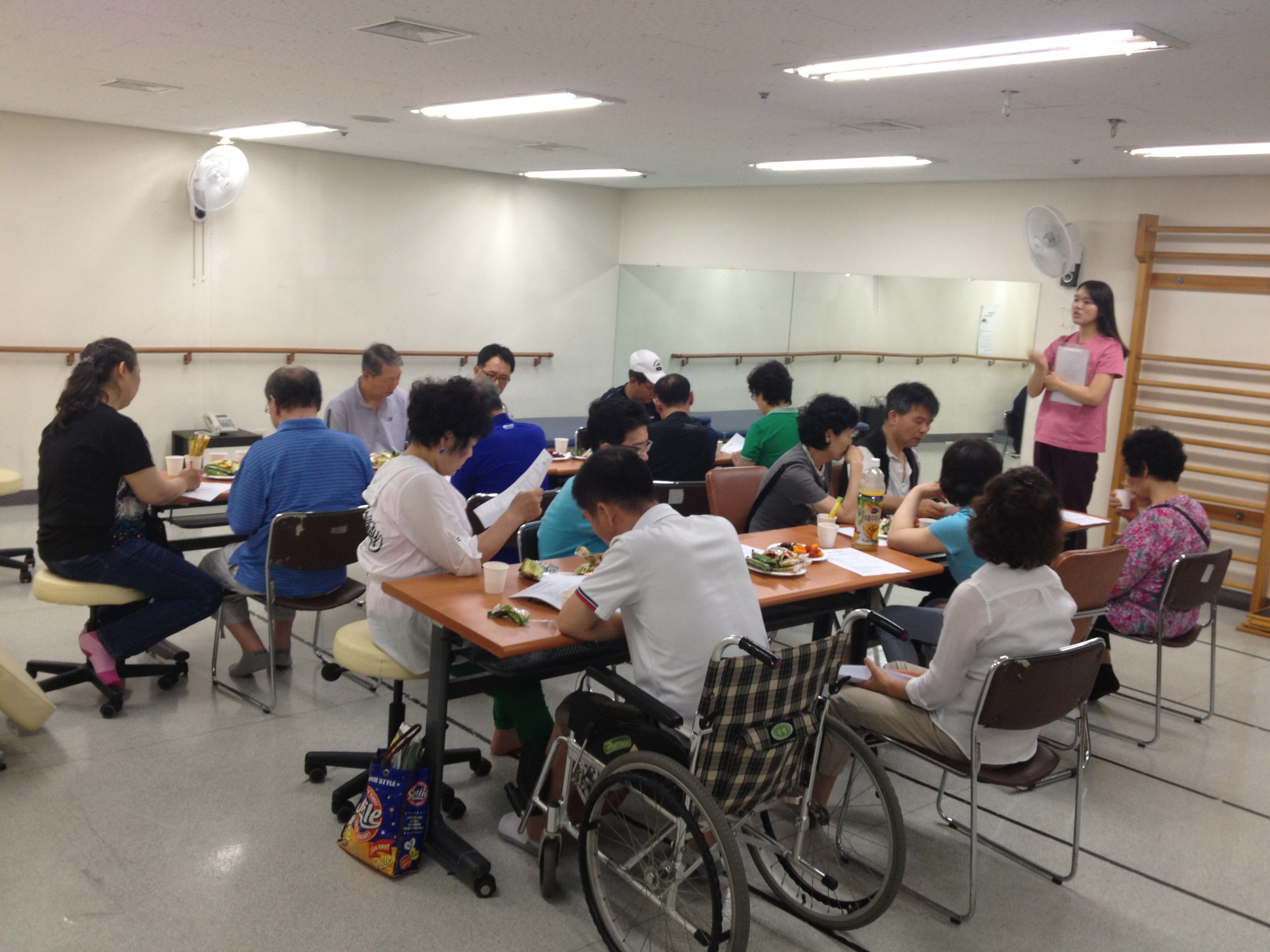 성인물리활동 간담회 실시