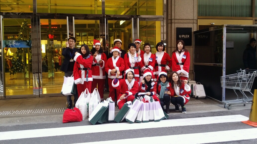 행복이 넘치는  "사랑의 산타"