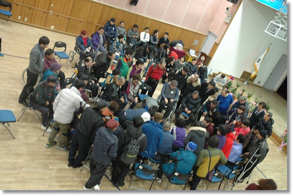 지역사회와 함께 하는 2015 을미년 "모야 모야" 윷놀이 대회