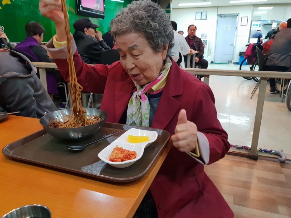 동천홍목동점과 함께하는 자장면 나눔