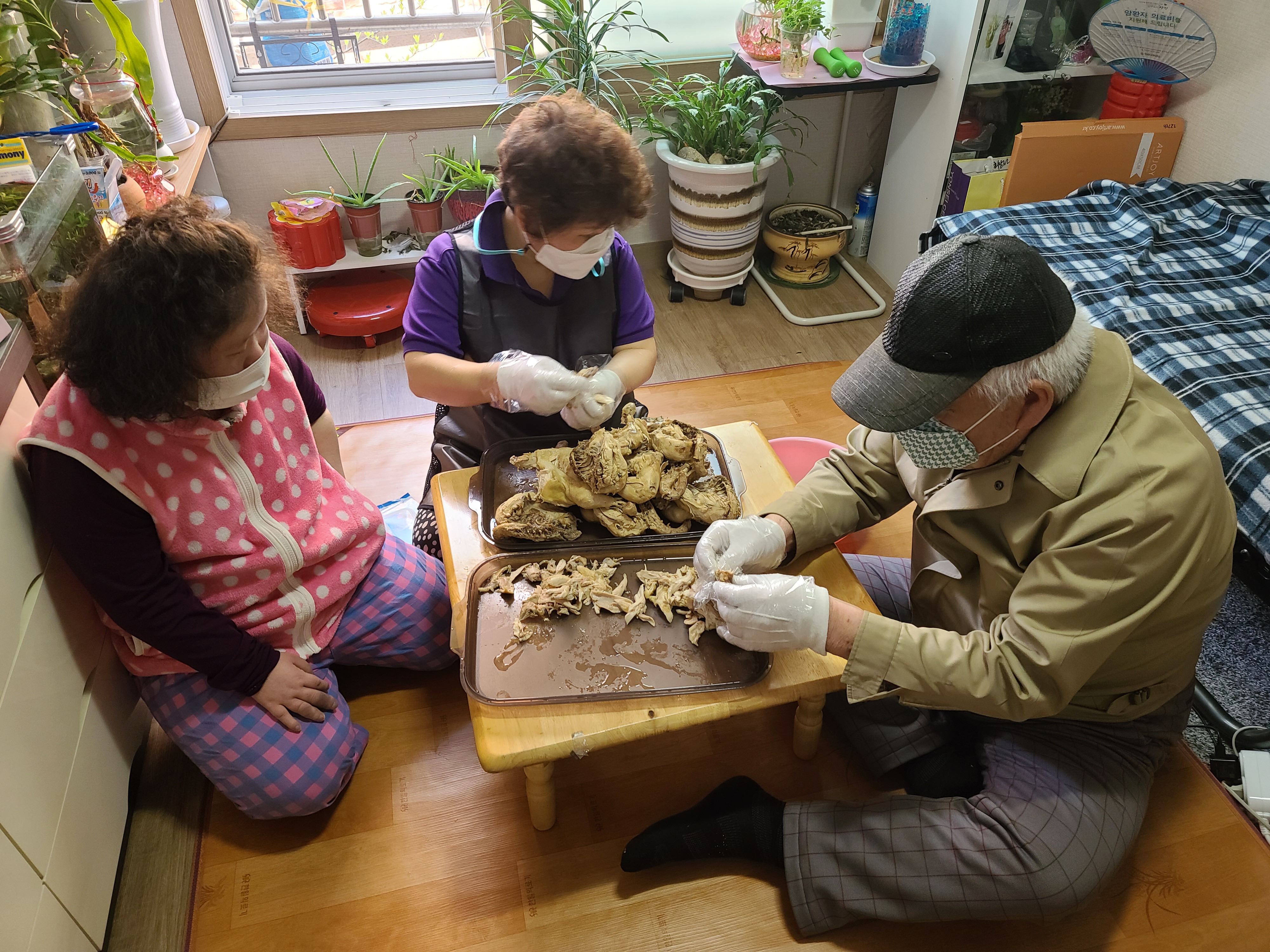 2021 마을만들기사업 이웃만들기 정기모임 실시 - 지역주민 삼계탕 나눔