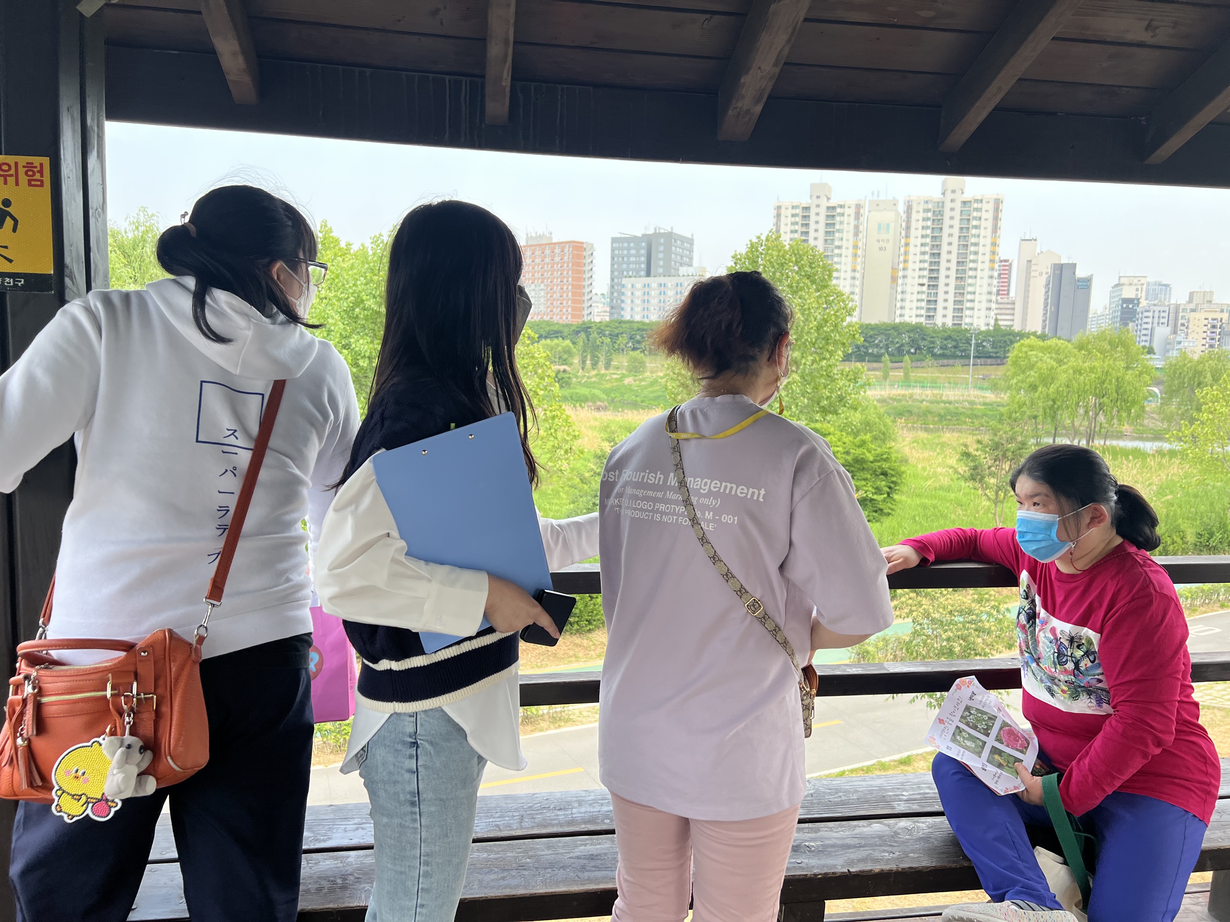 2022 이웃만들기 정기 모임 실시 - 안양천 봄꽃 나들이