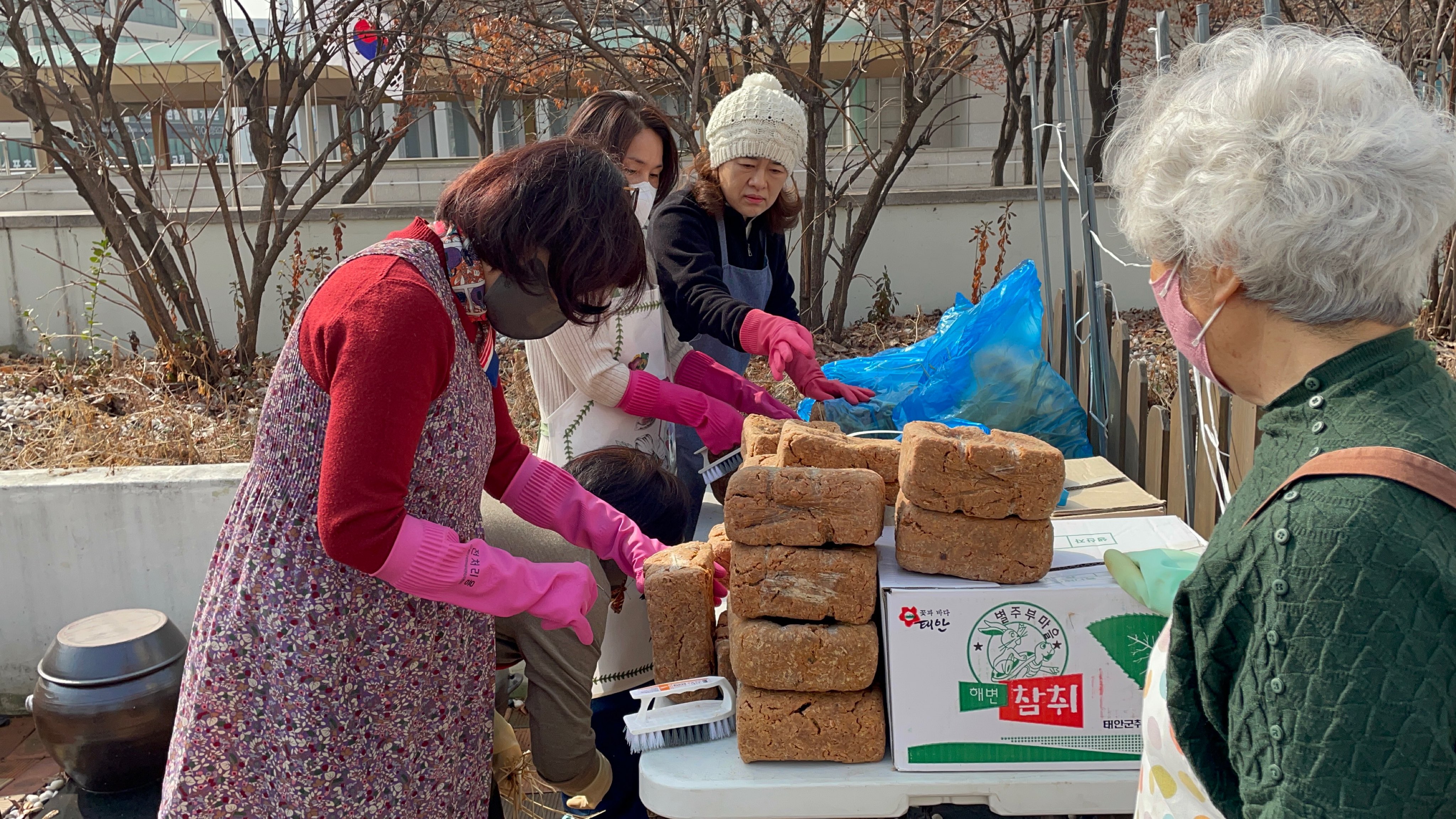 2023년 장독대 사업 "옹기종기" 장 담그기 진행