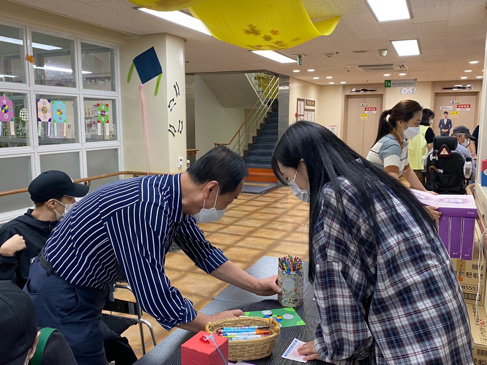 한가위 행사 “아(我)유(有)혜(惠)피(彼)”