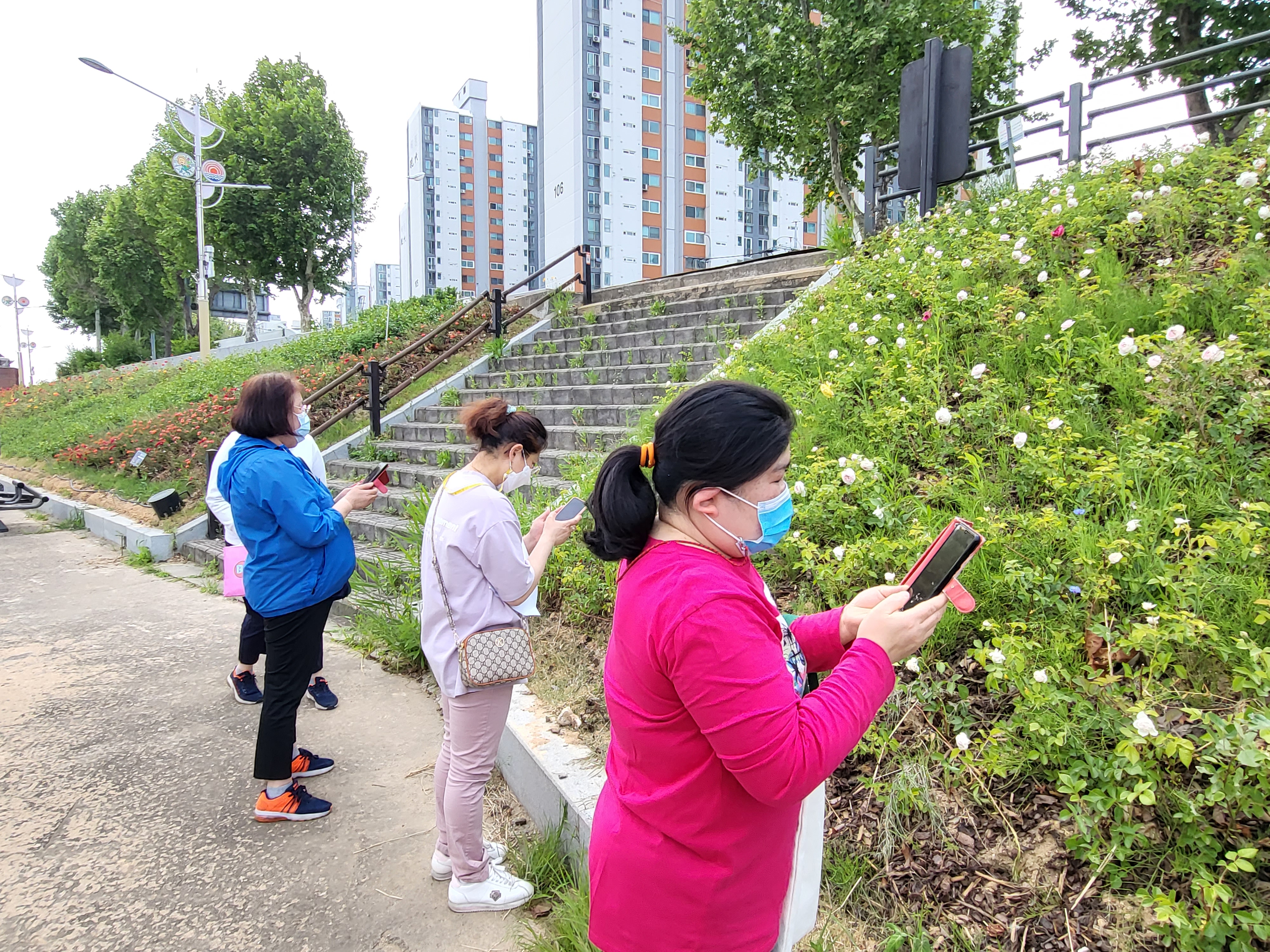2022 이웃만들기 정기 모임 실시 - 안양천 봄꽃 나들이