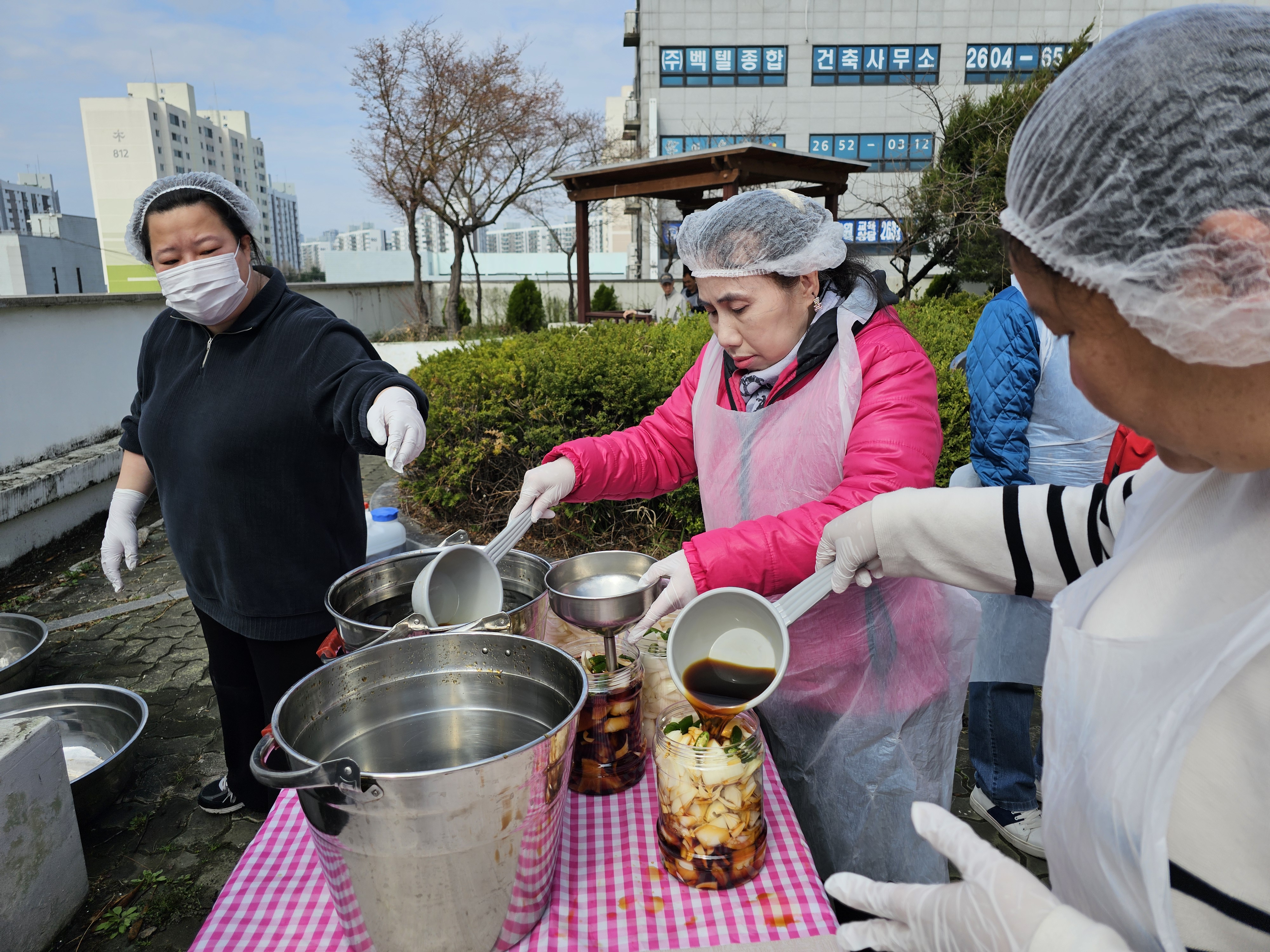 봄을 담고, 마음을 나누다 