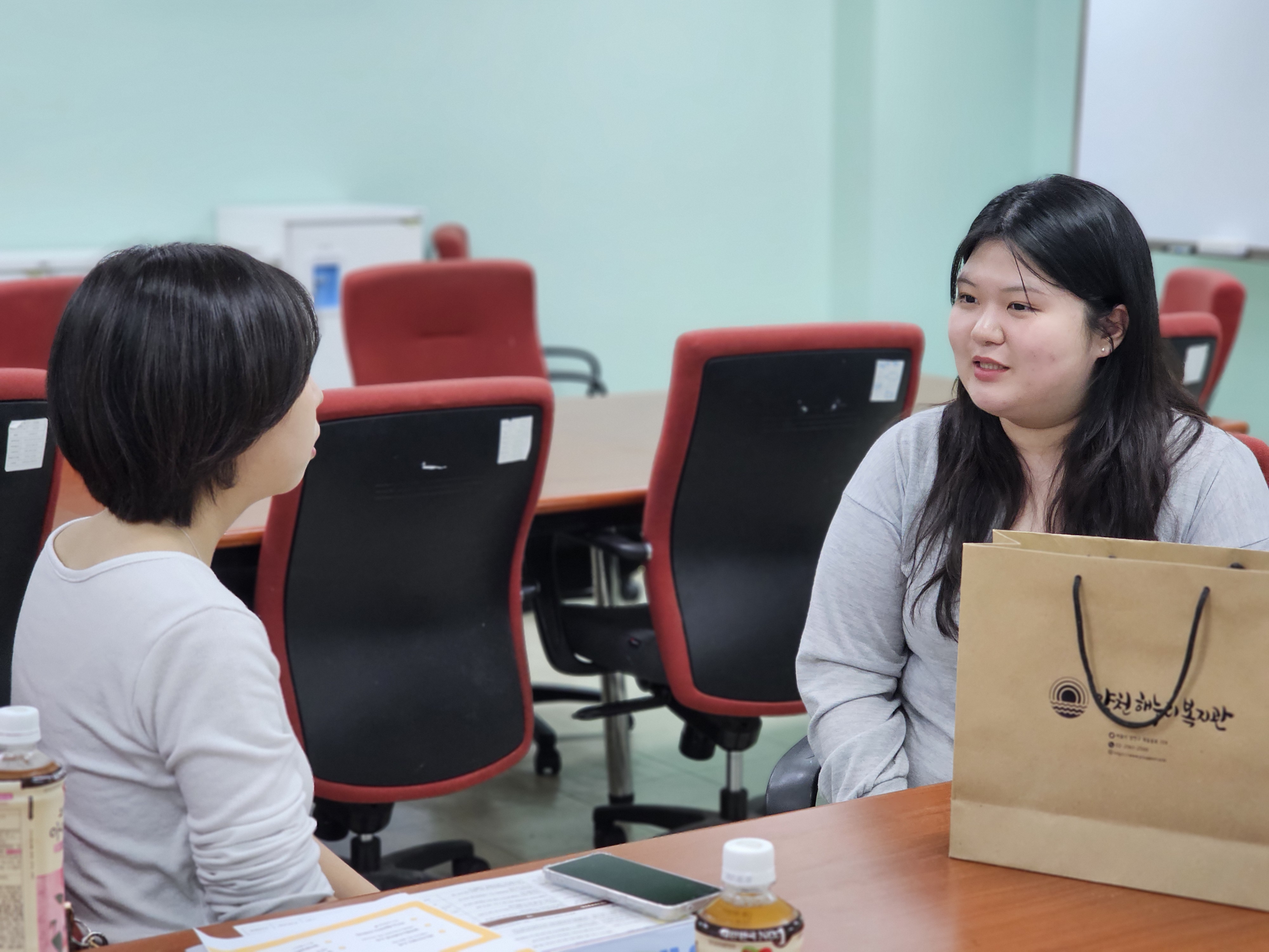 함께 잇고, 함께 만드는 변화! 우리가 연결하는 이야기 