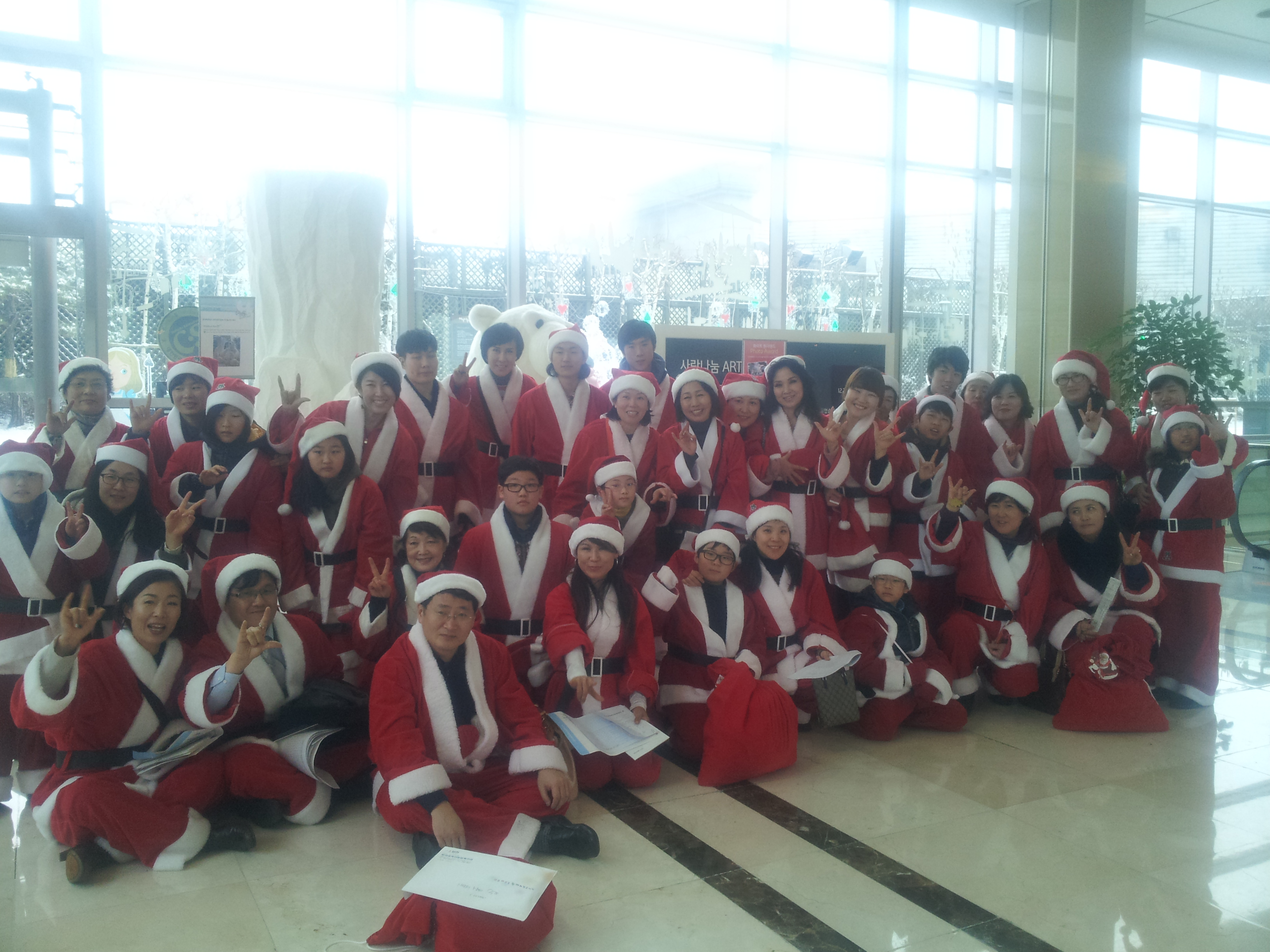 현대백화점과 함께하는 사랑의 산타