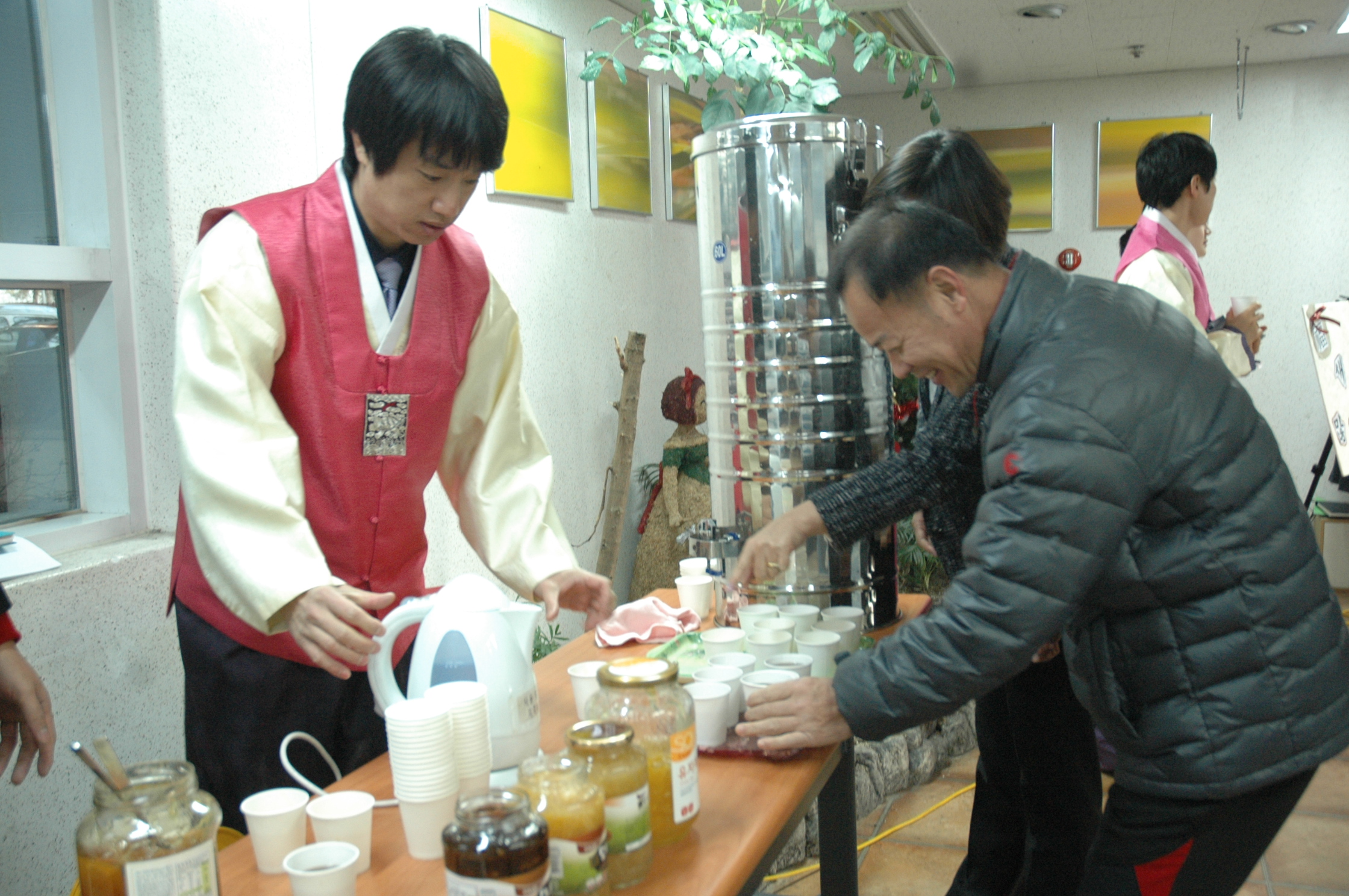 2012 새해 첫 아침 이용자분들과 함께하였습니다.