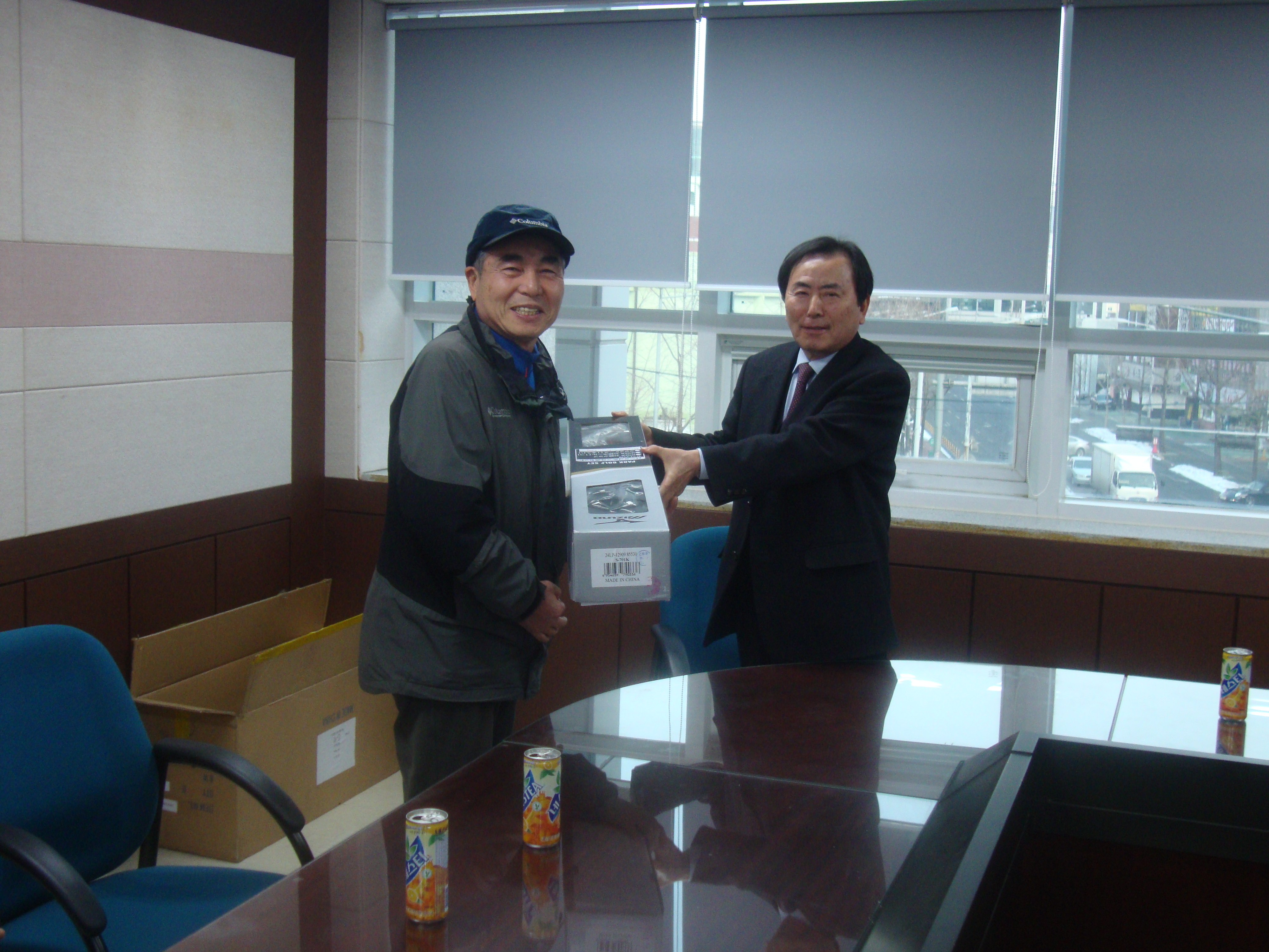 파크골프 동호회 골프용품 전달식