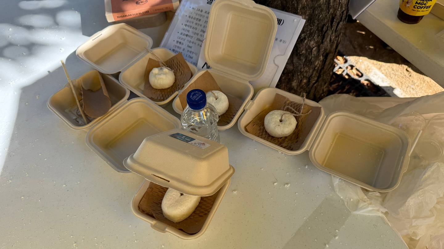 기후위기 그리고 기후약자. 우리가 먼저 실천해요! 무장애 · 기후위기 캠페인 기후위기 그리고 기후약자. 우리가 먼저 실천해요! 무장애 · 기후위기 캠페인