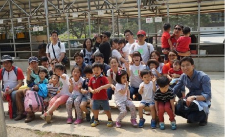 10가족과 함께한 단체사진