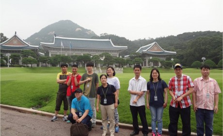 청와대 본관 앞