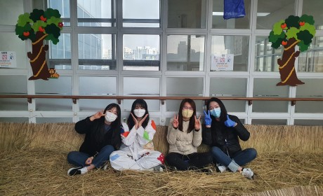 보물찾기존 운영 직원 단체사진