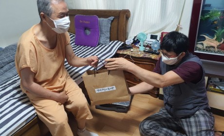 직접 정성껏 만든 반찬을 전달해드렸어요~