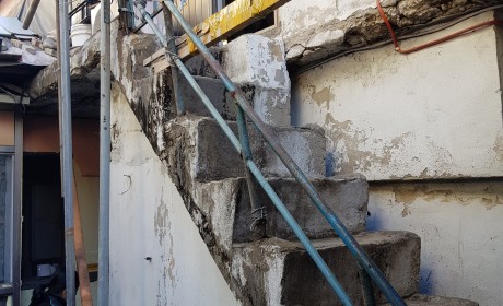 계단 난간 핸드레일 설치 전