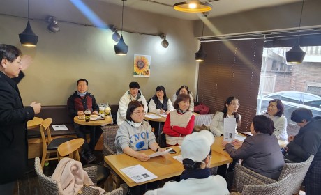 줍깅 OT가 진행되었습니다. 함께 모여 인사를 나눌 수 있었습니다.