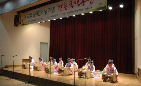 장구놀이 - 앉은반 설장구 공연