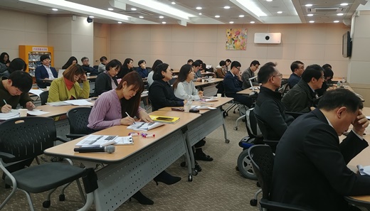 에이블포토로 보기  ▲ UNCRPD NGO연대가 지난 27일 서울 여의도 이룸센터에서 ‘유엔 장애인권리협약(CRPD) NGO보고서 작성을 위한 워크숍’을 진행했다.ⓒ한국장애인연맹   	  