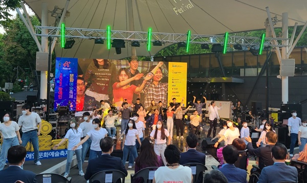 에이블포토로 보기▲ 개막 식전공연 플래시몹 ‘This is me’ 공연 모습.ⓒ에이블뉴스