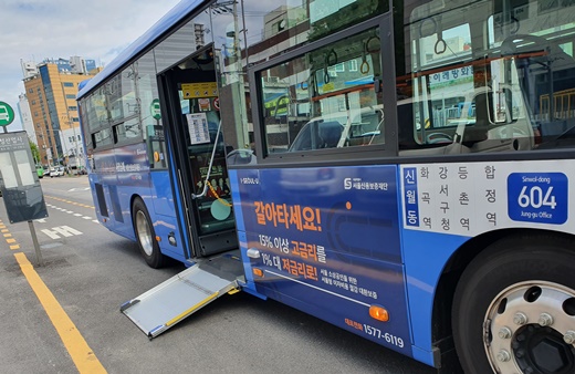 에이블포토로 보기▲ 서울시 시내 저상버스.ⓒ서울시